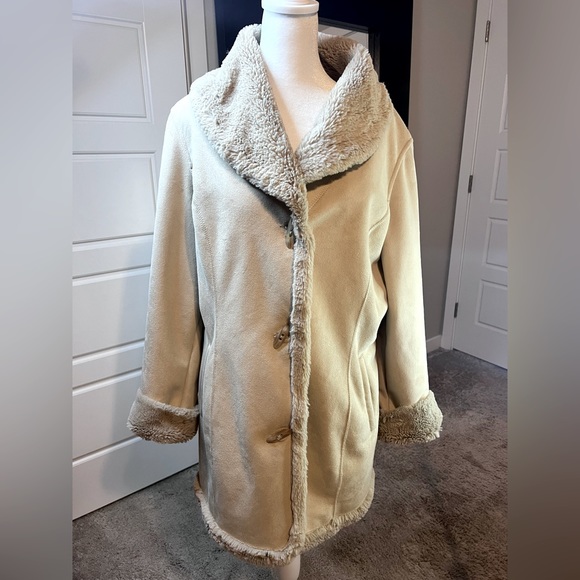 Jones New York Jackets & Blazers - Jones New York Penny Lane Ivory Faux Suede Shearling Coat, Size L